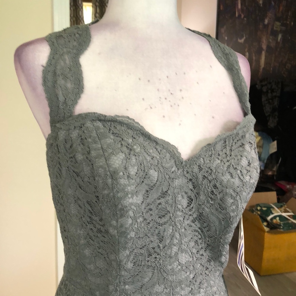 Silver Lace Halter Knee Length - Picture 10 of 12